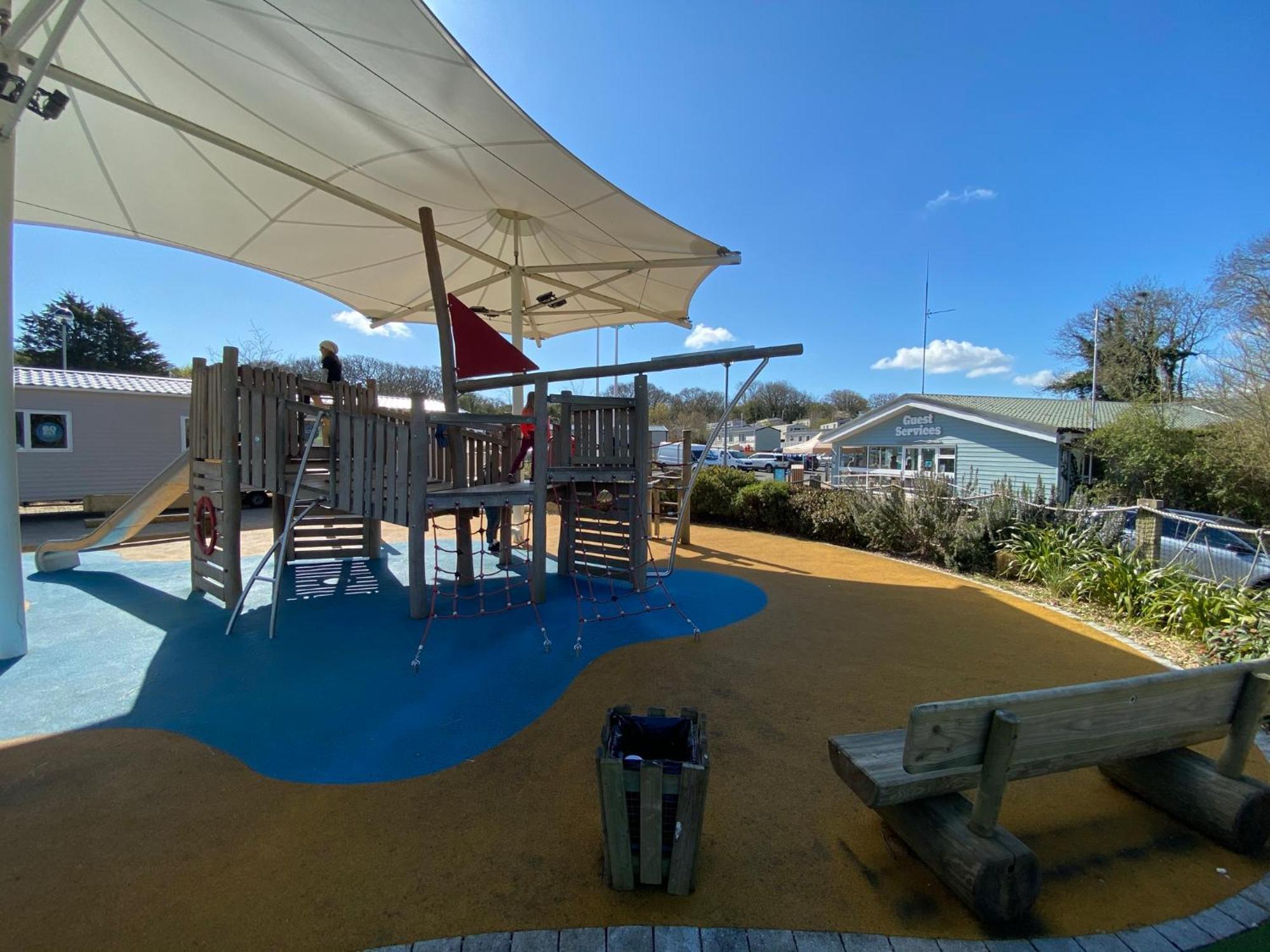 Whitecliff Bay Holiday Park - Most Popular Location Near Pools, Clubs And Beach Бембридж Экстерьер фото